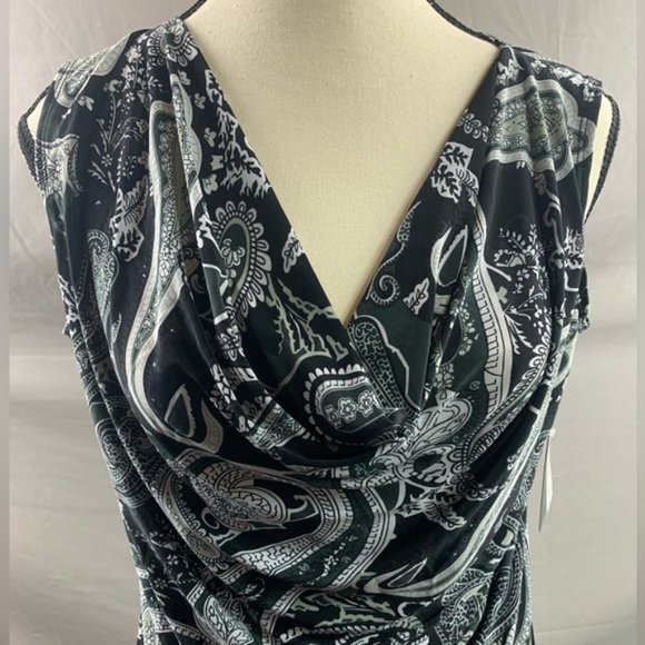 Black And White Paisley Sleeveless Top - Picture 2 of 5